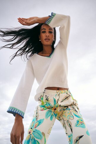 Due Amanti pullover Sofy-white royal v-neck SS25
