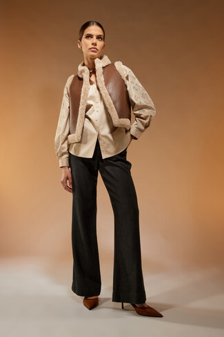 Atmos vest Rae cognac FW25