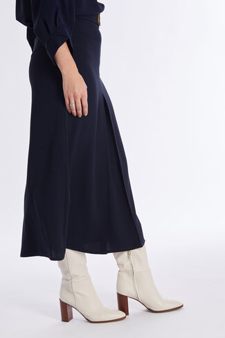 Comme Ca rok JULIA navy FW25
