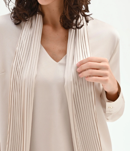 Rinascimento bloes sjaal geplooid beige light SS26
